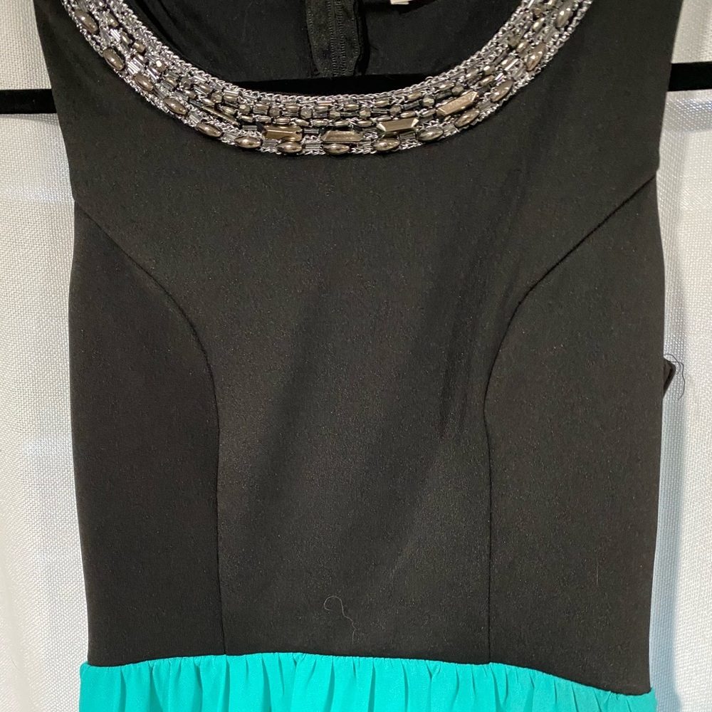 Dress - Picture 5 of 5